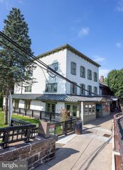 15 E BRIDGE ST, New Hope, PA 18938