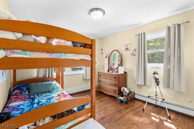 21 Skyline Dr, Hopatcong Boro, NJ 07821