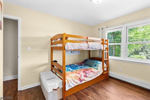 21 Skyline Dr, Hopatcong Boro, NJ 07821