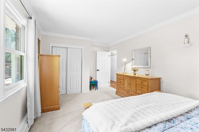 21 Skyline Dr, Hopatcong Boro, NJ 07821