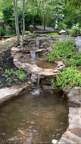 21 Skyline Dr, Hopatcong Boro, NJ 07821
