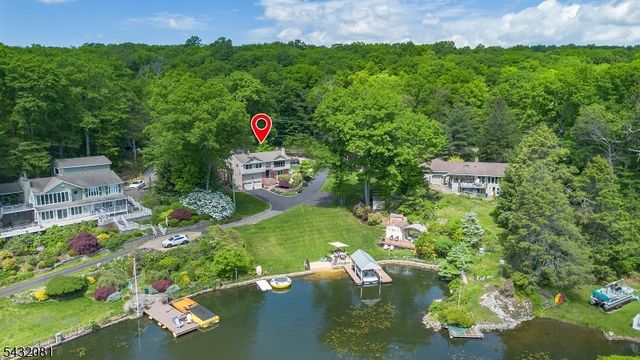21 Skyline Dr, Hopatcong Boro, NJ 07821