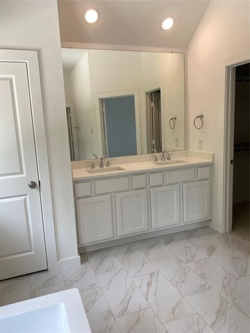 523 Cypress Valley Avenue, Montgomery, TX 77316