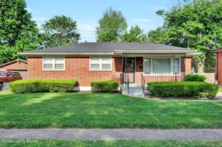 8300 Gloxinia Dr, Louisville, KY 40258