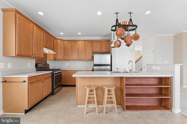 42650 HARRIS ST, Chantilly, VA 20152