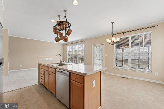 42650 HARRIS ST, Chantilly, VA 20152