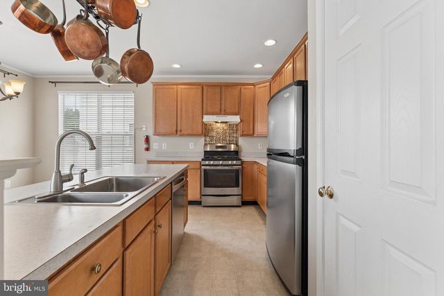42650 HARRIS ST, Chantilly, VA 20152