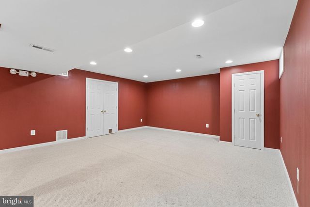 42650 HARRIS ST, Chantilly, VA 20152