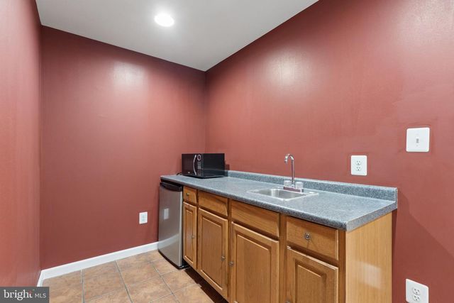 42650 HARRIS ST, Chantilly, VA 20152