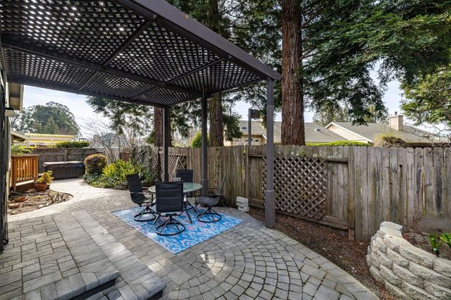 172 S Temelec Cir, Sonoma, CA 95476