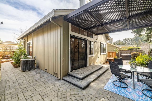 172 S Temelec Cir, Sonoma, CA 95476