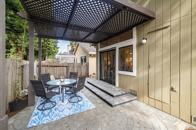 172 S Temelec Cir, Sonoma, CA 95476