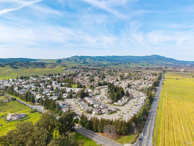 172 S Temelec Cir, Sonoma, CA 95476