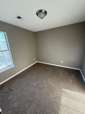 2211 STONE STREAM DR, Memphis, TN 38016