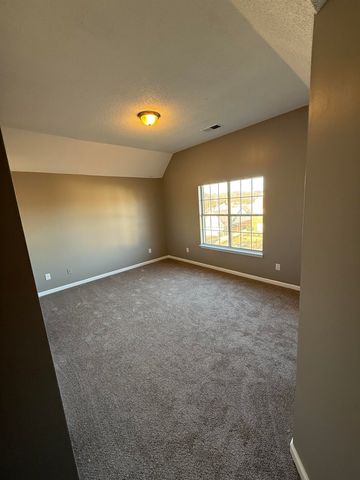 2211 STONE STREAM DR, Memphis, TN 38016