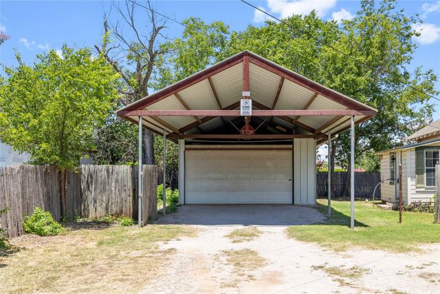 1417 Durham Avenue, Brownwood, TX 76801