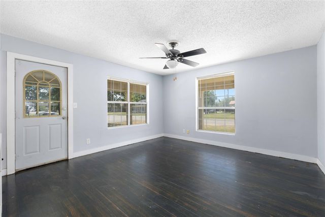 1417 Durham Avenue, Brownwood, TX 76801