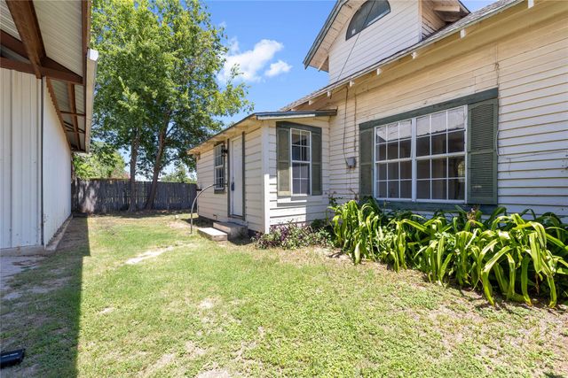1417 Durham Avenue, Brownwood, TX 76801