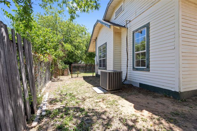 1417 Durham Avenue, Brownwood, TX 76801