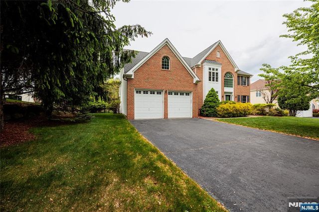 8 Overlook Drive, Riverdale Borough, NJ 07457
