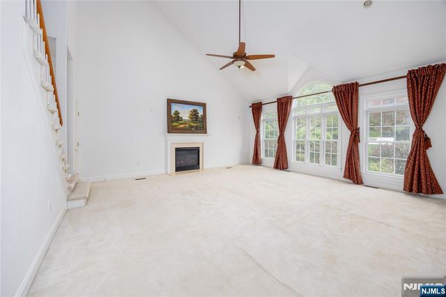 8 Overlook Drive, Riverdale Borough, NJ 07457