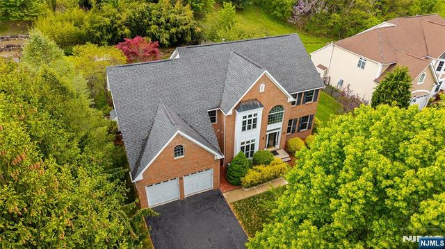 8 Overlook Drive, Riverdale Borough, NJ 07457