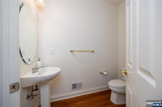 8 Overlook Drive, Riverdale Borough, NJ 07457
