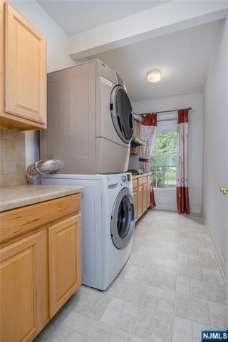 8 Overlook Drive, Riverdale Borough, NJ 07457