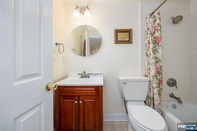 8 Overlook Drive, Riverdale Borough, NJ 07457