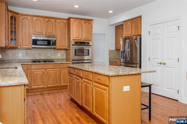 8 Overlook Drive, Riverdale Borough, NJ 07457