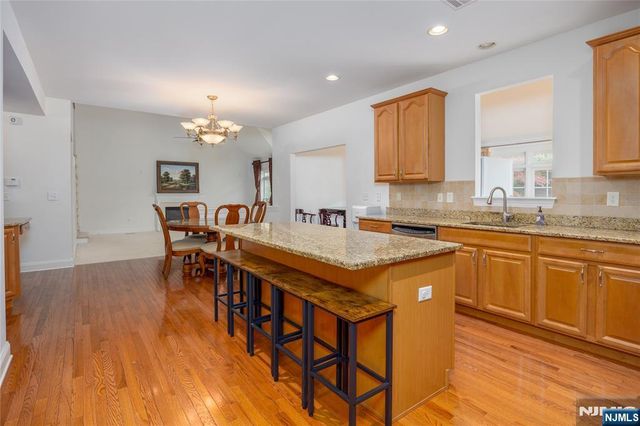 8 Overlook Drive, Riverdale Borough, NJ 07457