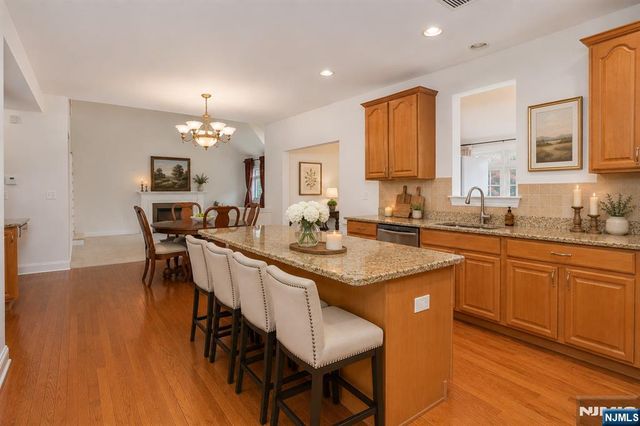 8 Overlook Drive, Riverdale Borough, NJ 07457
