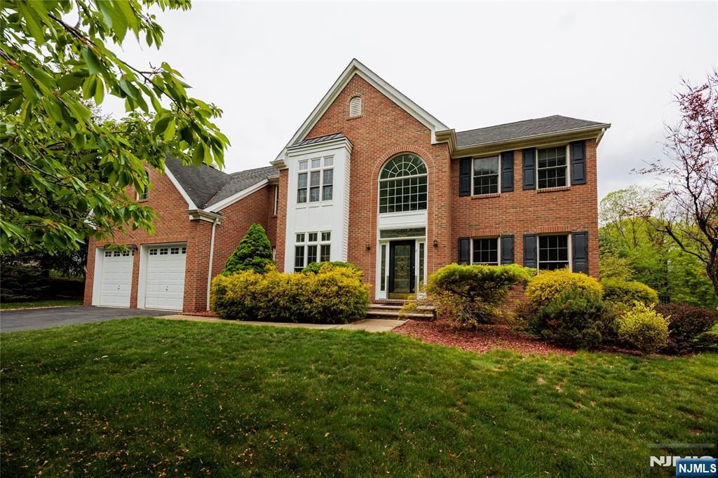 8 Overlook Drive, Riverdale Borough, NJ 07457