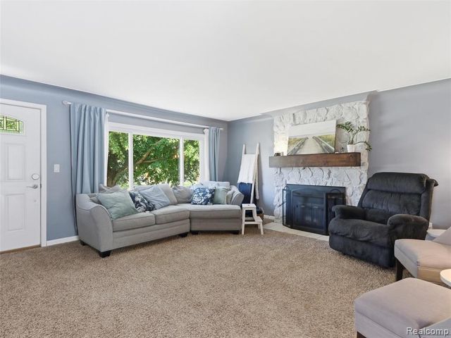 7790 Powers Court, Utica, MI 48317