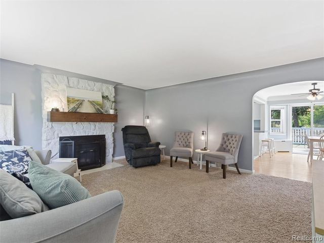 7790 Powers Court, Utica, MI 48317