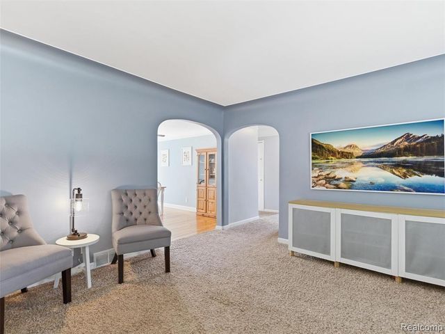 7790 Powers Court, Utica, MI 48317