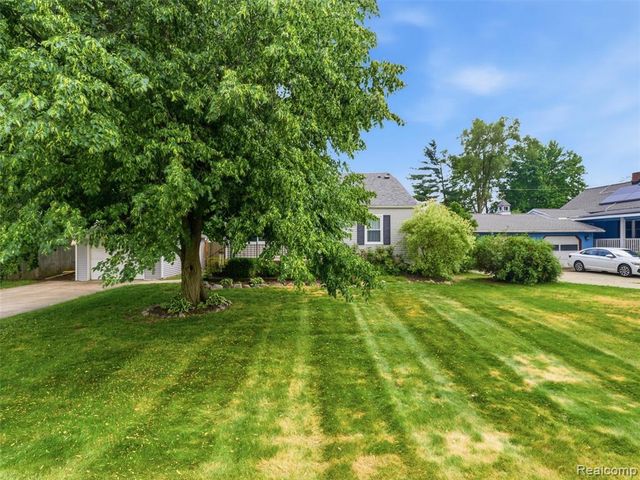 7790 Powers Court, Utica, MI 48317