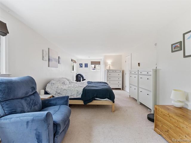 7790 Powers Court, Utica, MI 48317