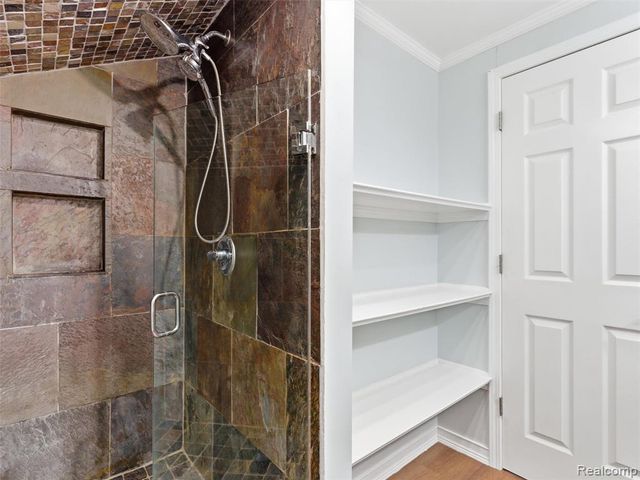7790 Powers Court, Utica, MI 48317