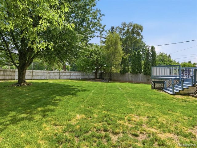 7790 Powers Court, Utica, MI 48317