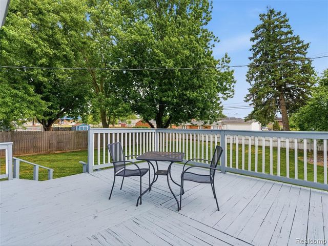 7790 Powers Court, Utica, MI 48317