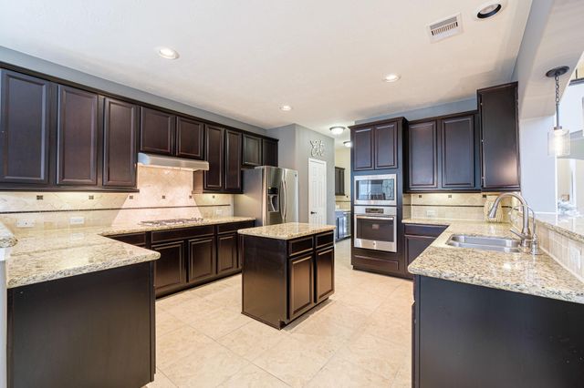 22618 Pineleigh Ct, Tomball, TX 77375
