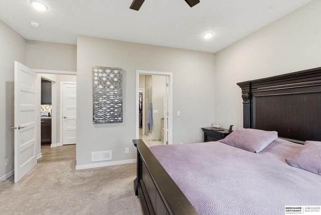 18458 Greenleaf Street, Omaha, NE 68136