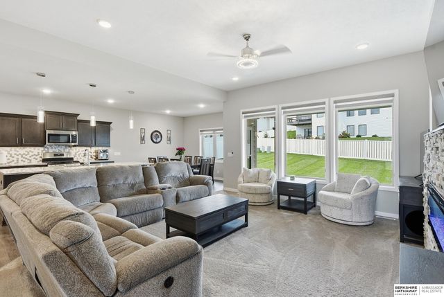 18458 Greenleaf Street, Omaha, NE 68136