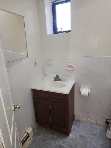 173-17 Jamaica Avenue 2ND. Floor 2-R, Jamaica, NY 11432