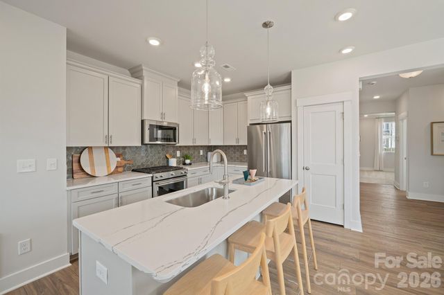 9721 Munsing Drive, Charlotte, NC 28269