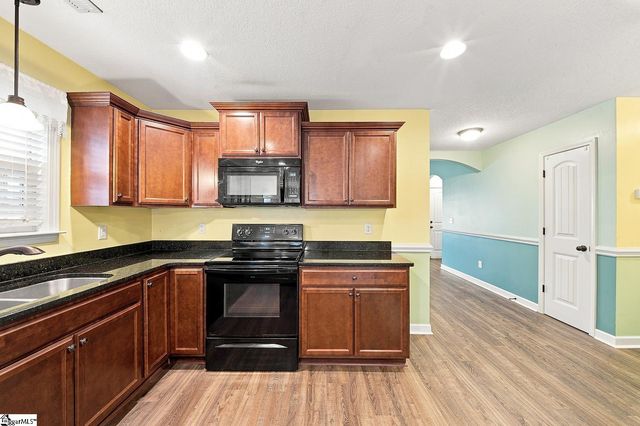 560 Semillon Lane, Moore, SC 29369