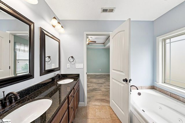 560 Semillon Lane, Moore, SC 29369