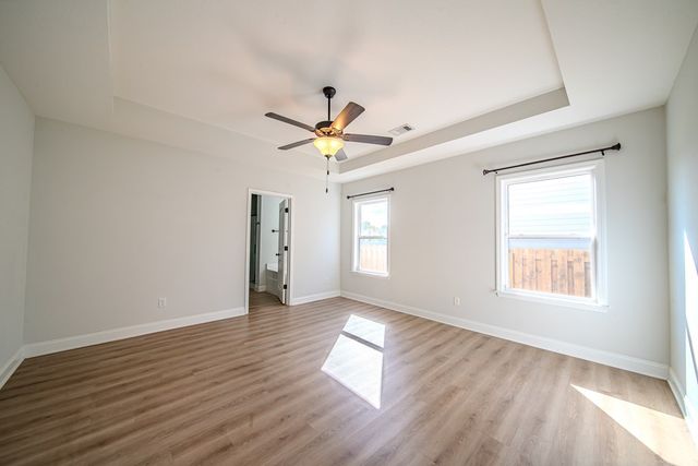 154 Red Oak Place, Smiths Station, AL 36877