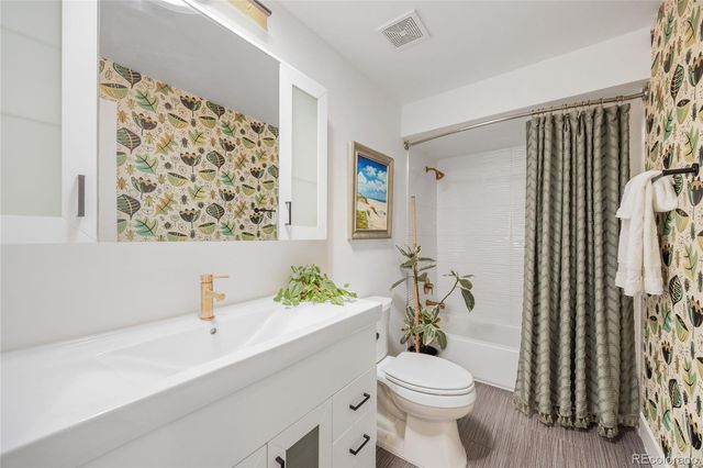 1380 S Dahlia Street, Denver, CO 80222